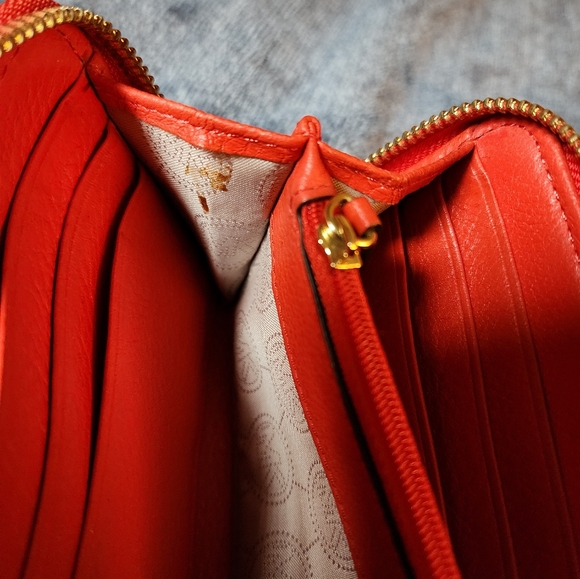 SOLD!! MK wallet - Picture 7 of 9